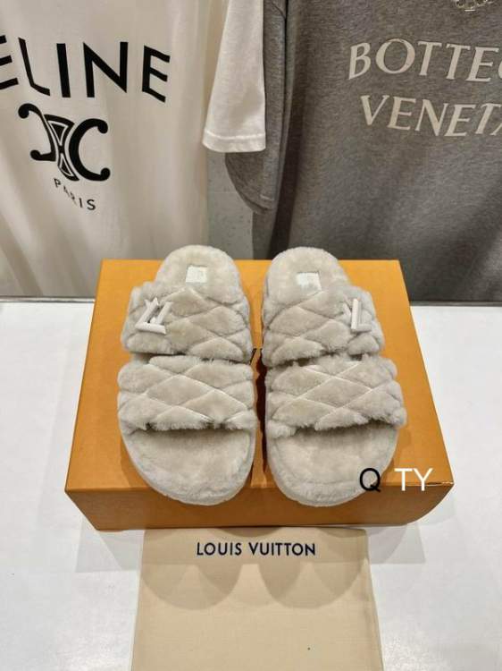 Picture of Louis Vuitton Shoes _SKULVsz35-40TT080312750